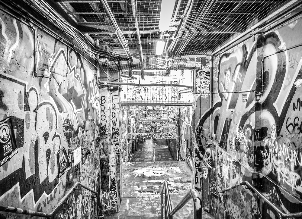 Graffiti tunnel